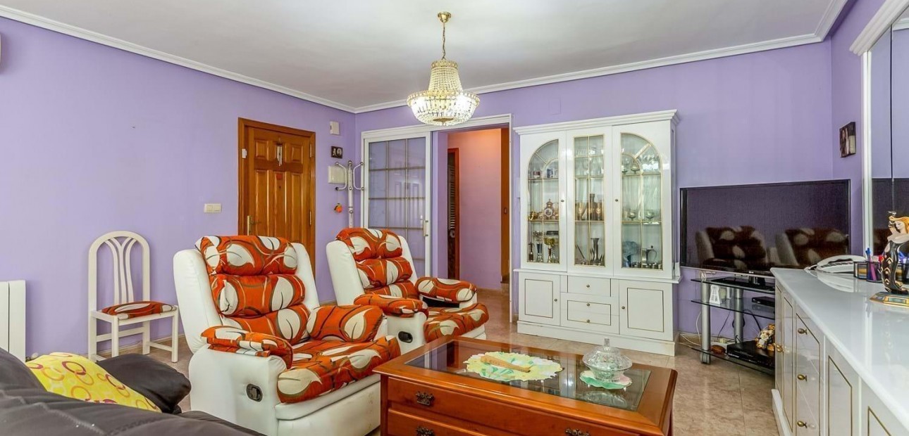 Herverkoop - Villa -
Orihuela Costa - La Zenia