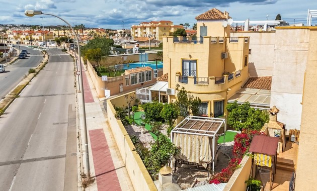 Herverkoop - Villa -
Orihuela Costa - La Zenia