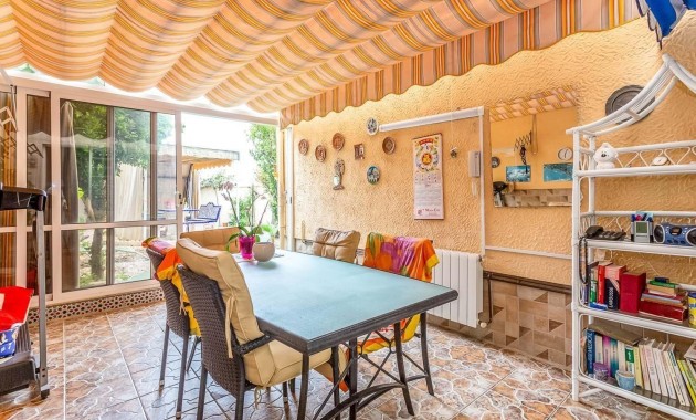 Herverkoop - Villa -
Orihuela Costa - La Zenia