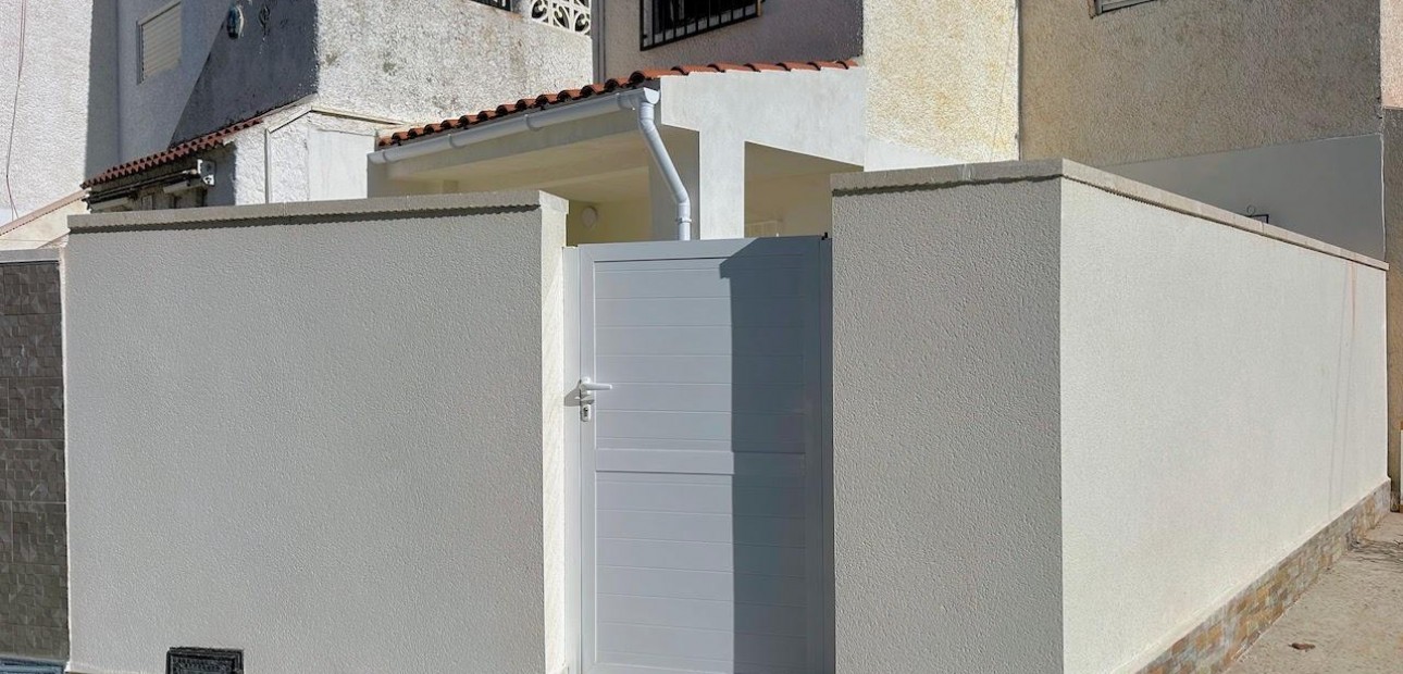 Herverkoop - Appartement / flat -
Torrevieja - El limonar