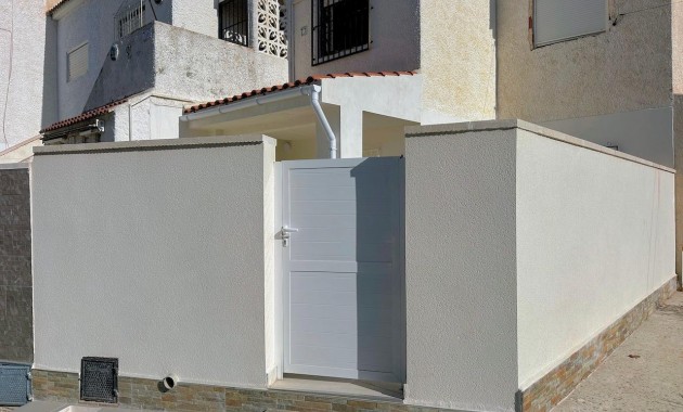 Herverkoop - Appartement / flat -
Torrevieja - El limonar