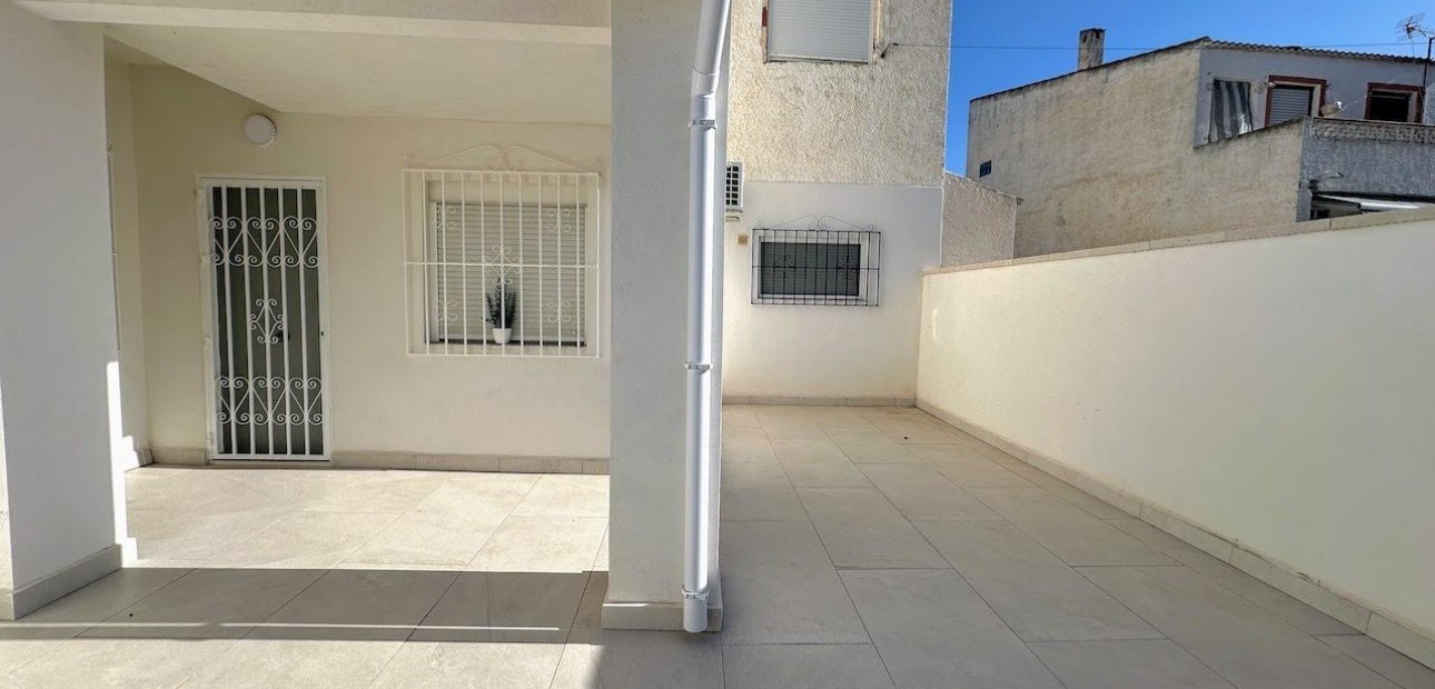 Herverkoop - Appartement / flat -
Torrevieja - El limonar