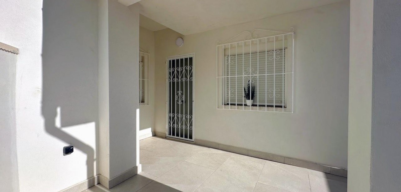 Herverkoop - Appartement / flat -
Torrevieja - El limonar