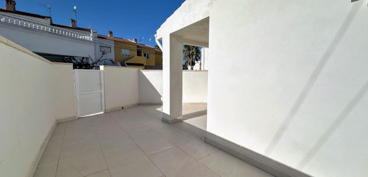 Herverkoop - Appartement / flat -
Torrevieja - El limonar