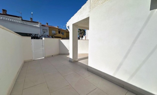 Herverkoop - Appartement / flat -
Torrevieja - El limonar