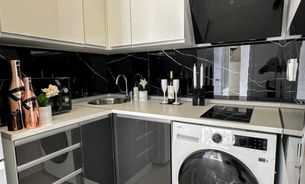 Herverkoop - Appartement / flat -
Torrevieja - El limonar