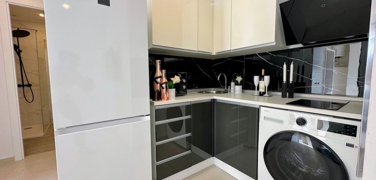 Herverkoop - Appartement / flat -
Torrevieja - El limonar