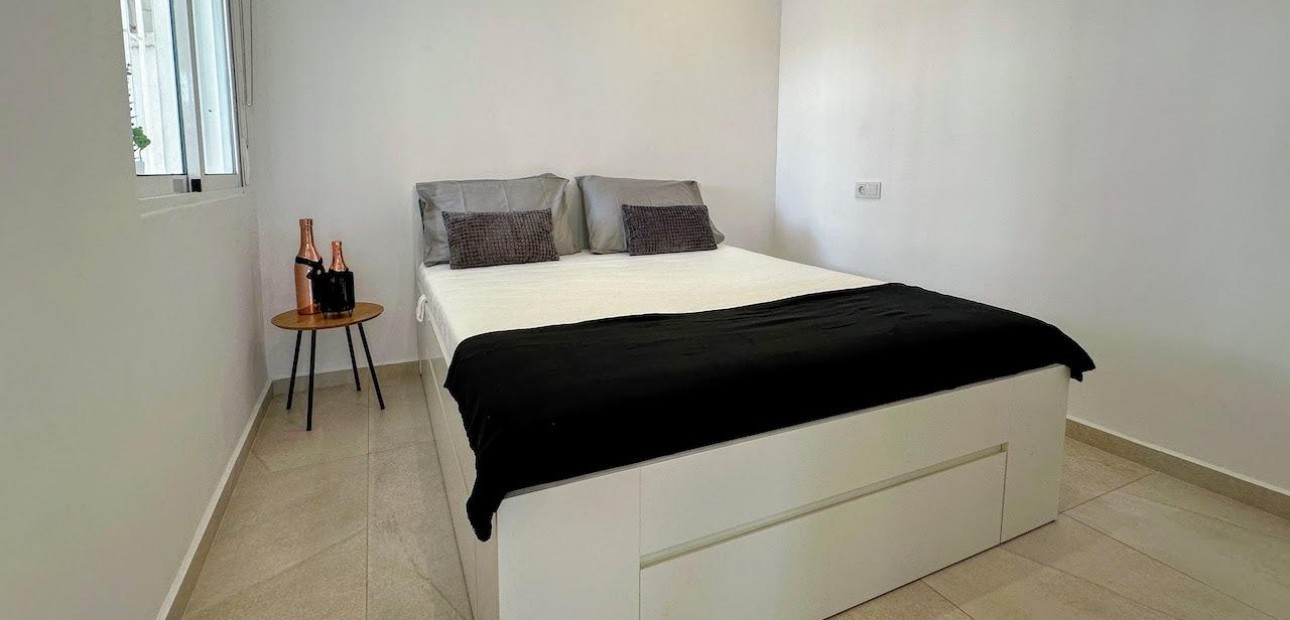 Herverkoop - Appartement / flat -
Torrevieja - El limonar