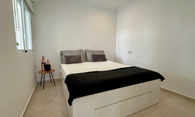 Herverkoop - Appartement / flat -
Torrevieja - El limonar