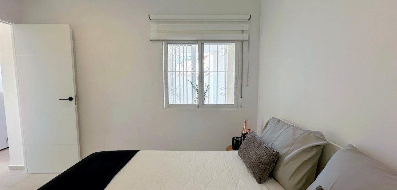 Herverkoop - Appartement / flat -
Torrevieja - El limonar