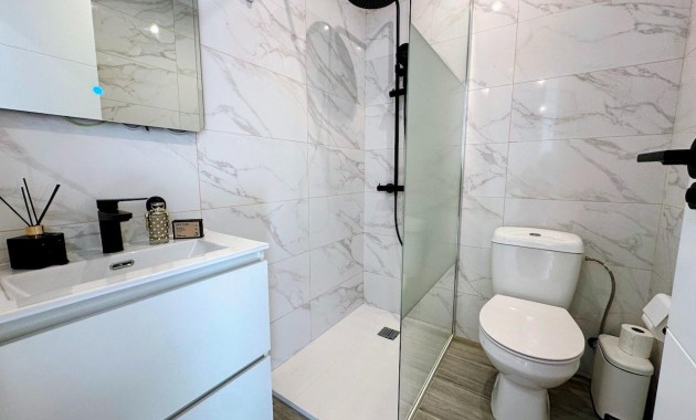 Herverkoop - Appartement / flat -
Torrevieja - El limonar