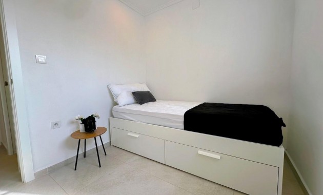 Herverkoop - Appartement / flat -
Torrevieja - El limonar