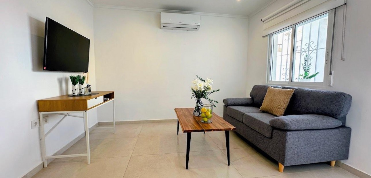 Herverkoop - Appartement / flat -
Torrevieja - El limonar