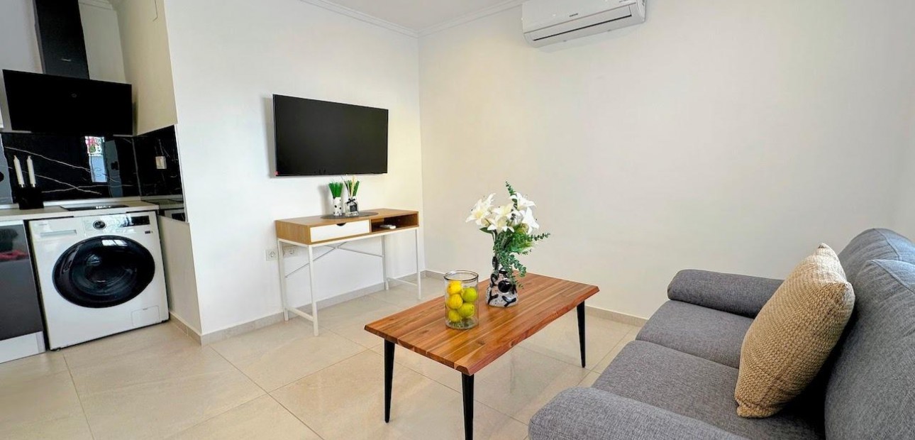 Herverkoop - Appartement / flat -
Torrevieja - El limonar