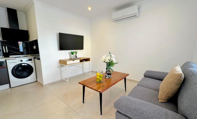 Herverkoop - Appartement / flat -
Torrevieja - El limonar