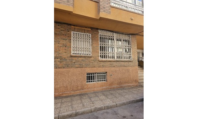 Herverkoop - 1. Apartment / flat -
Playa Del Cura - Torrevieja