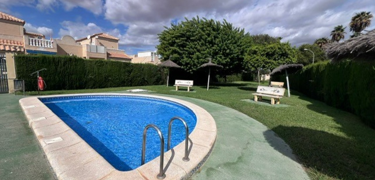 Sale - Townhouse -
Torrevieja - La Siesta