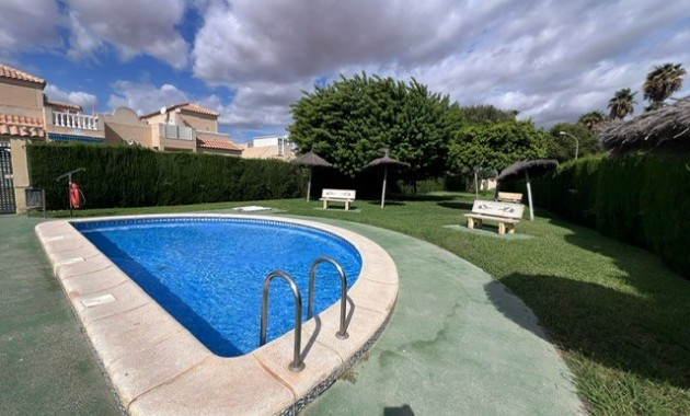 Sale - Townhouse -
Torrevieja - La Siesta