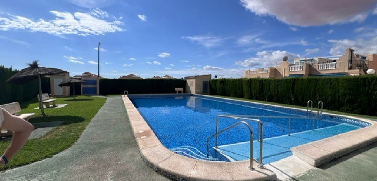 Sale - Townhouse -
Torrevieja - La Siesta