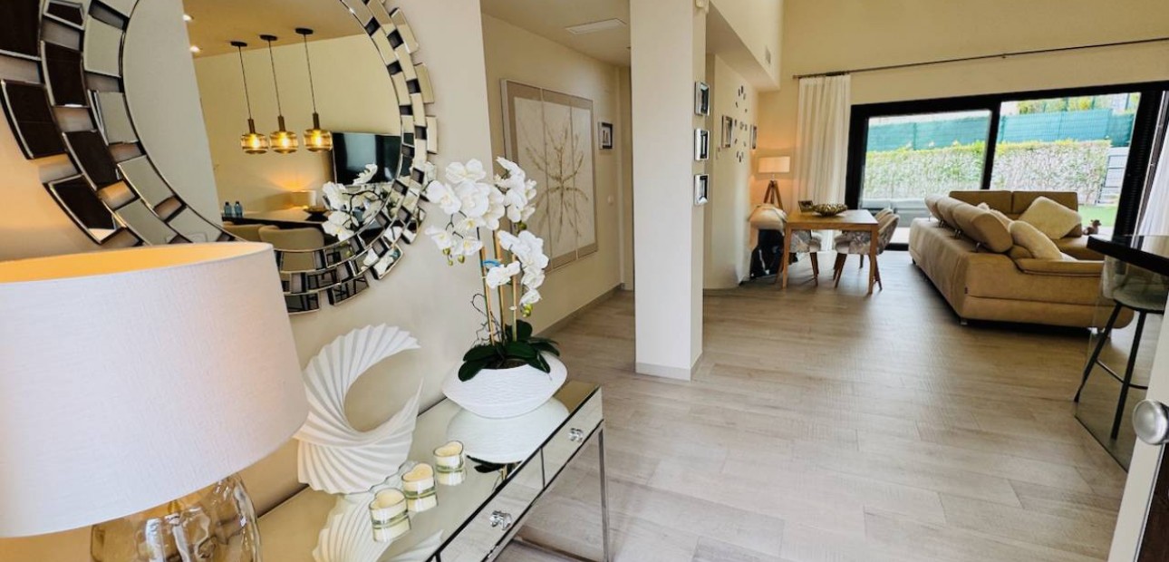 Sale - Villa -
Algorfa - La Finca Golf Resort