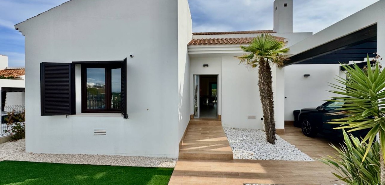 Sale - Villa -
Algorfa - La Finca Golf Resort