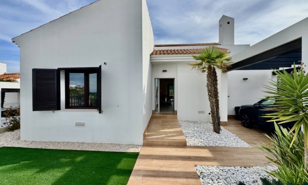 Sale - Villa -
Algorfa - La Finca Golf Resort