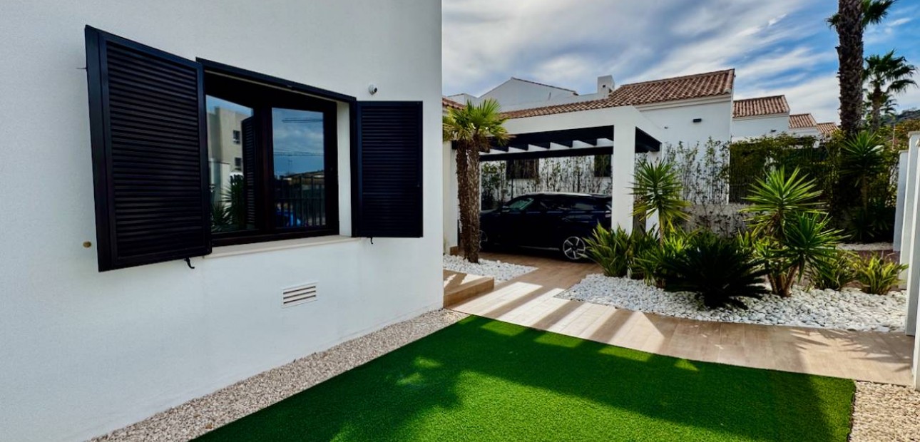 Sale - Villa -
Algorfa - La Finca Golf Resort