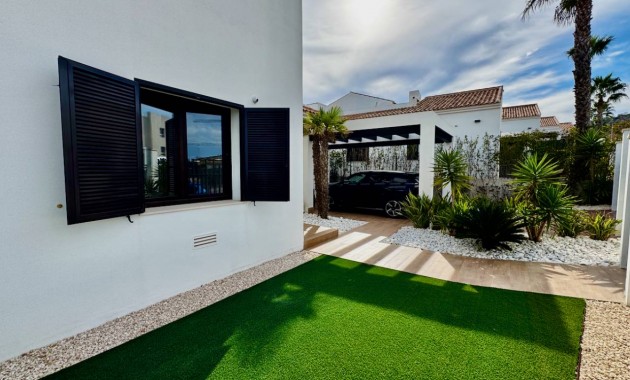 Sale - Villa -
Algorfa - La Finca Golf Resort