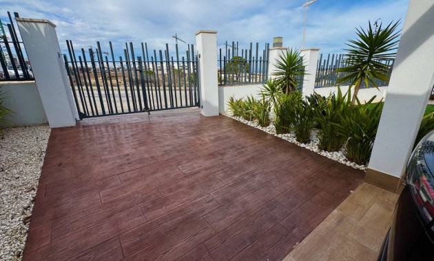 Sale - Villa -
Algorfa - La Finca Golf Resort