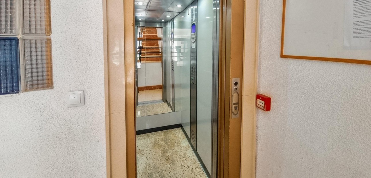 Venta - Apartamento / piso -
Torrevieja - torrevieja