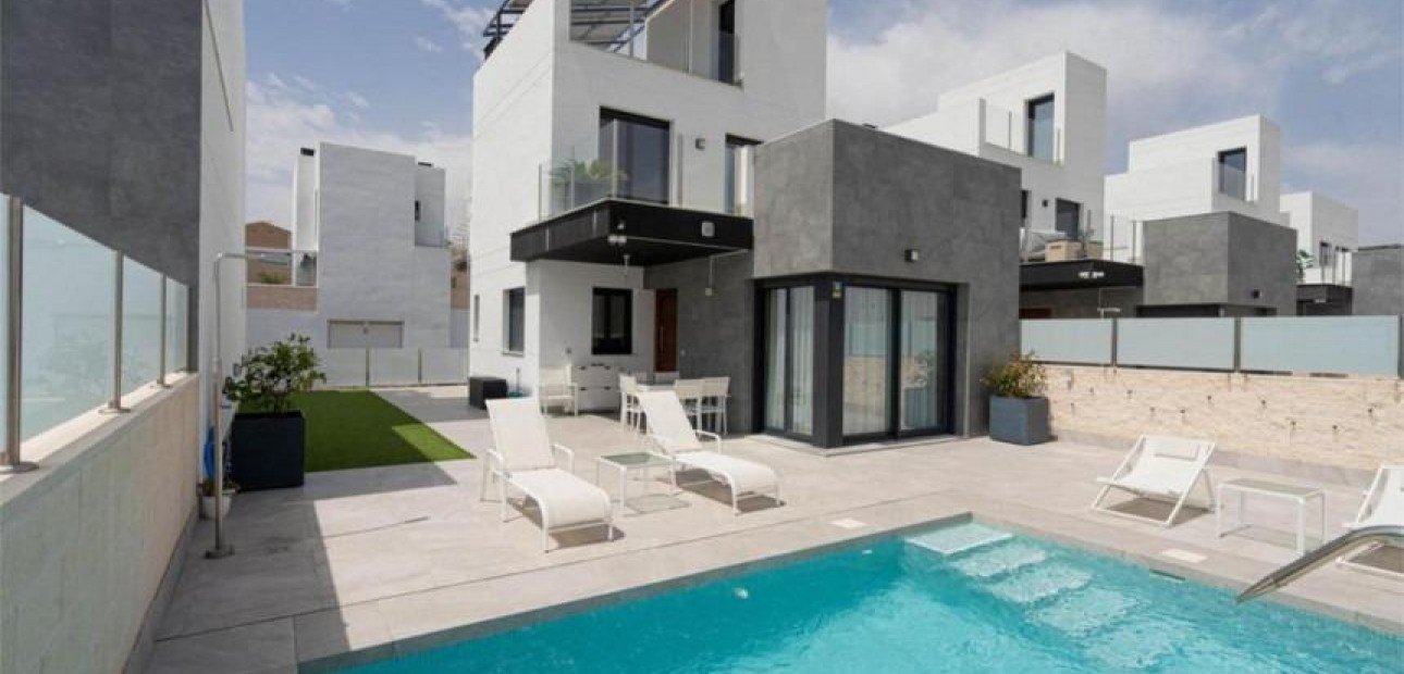 Sale - House -
Torrevieja - Los Balcones - Los Altos del Edén