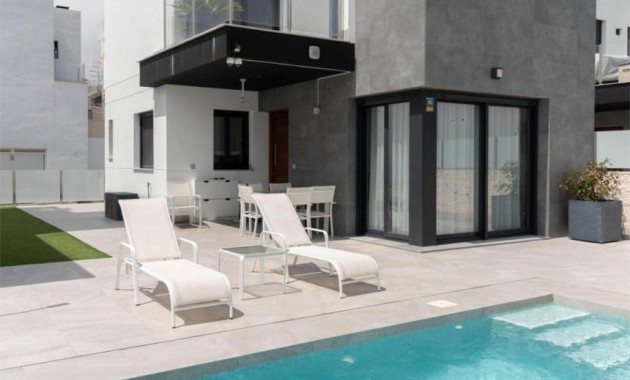 Sale - House -
Torrevieja - Los Balcones - Los Altos del Edén