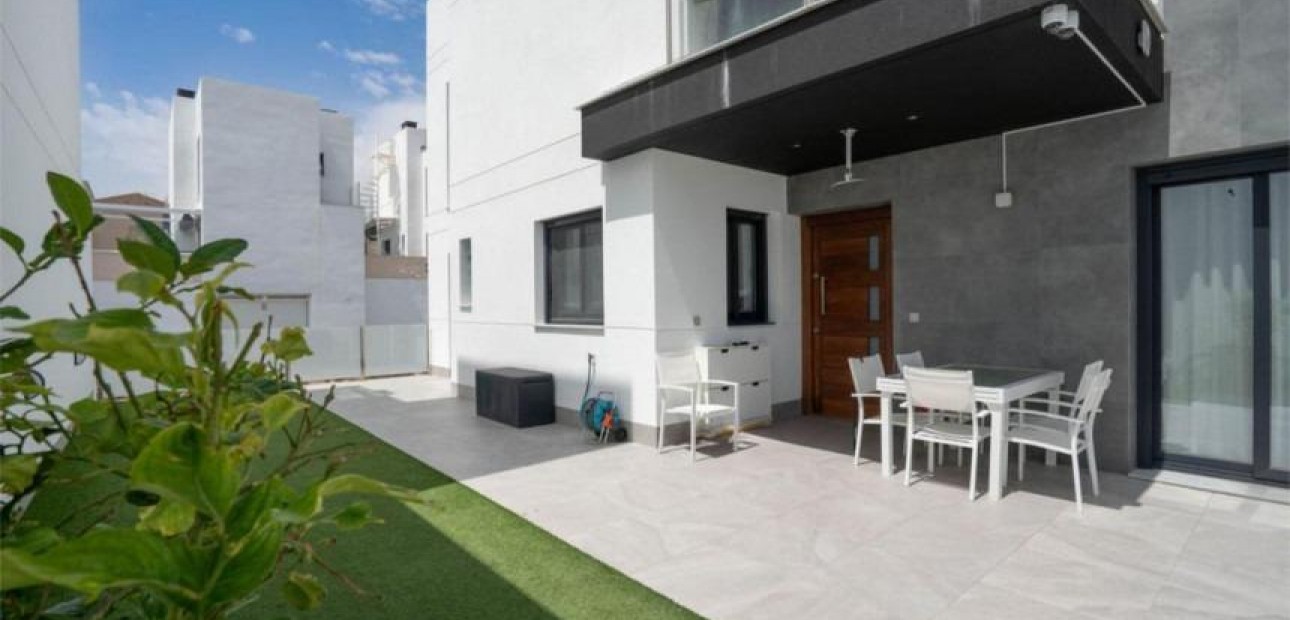 Sale - House -
Torrevieja - Los Balcones - Los Altos del Edén