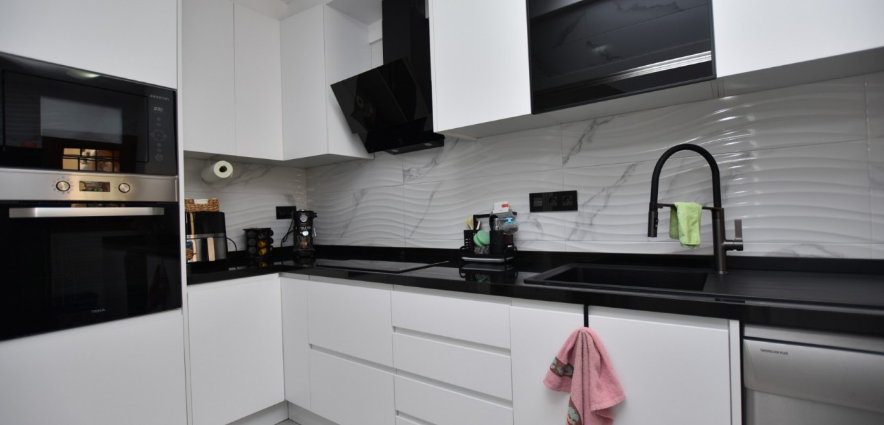 Herverkoop - Herenhuis -
Algorfa - La finca Golf