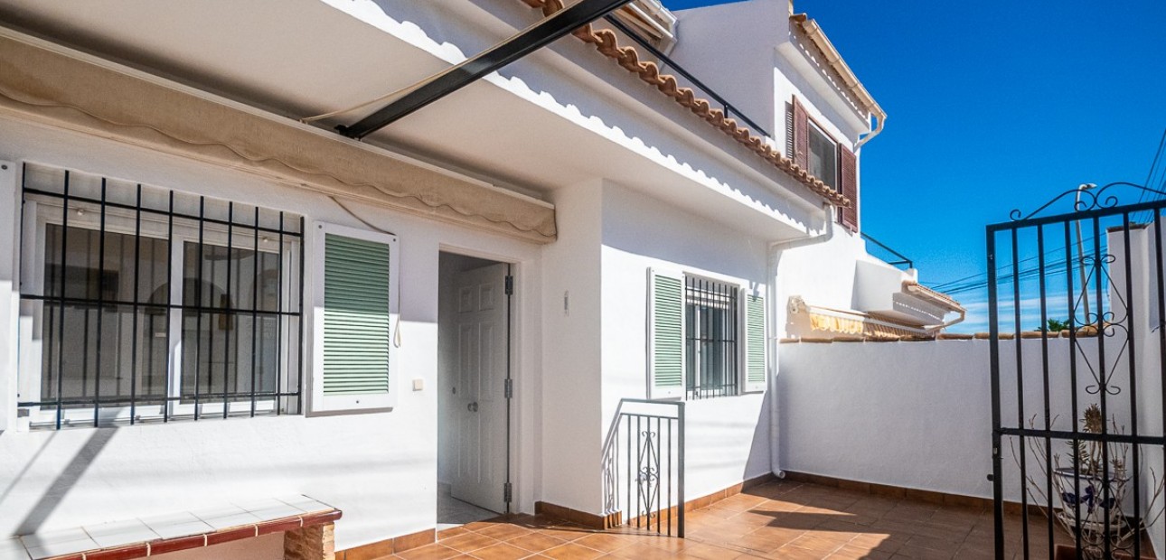 Sale - House -
San Miguel de Salinas
