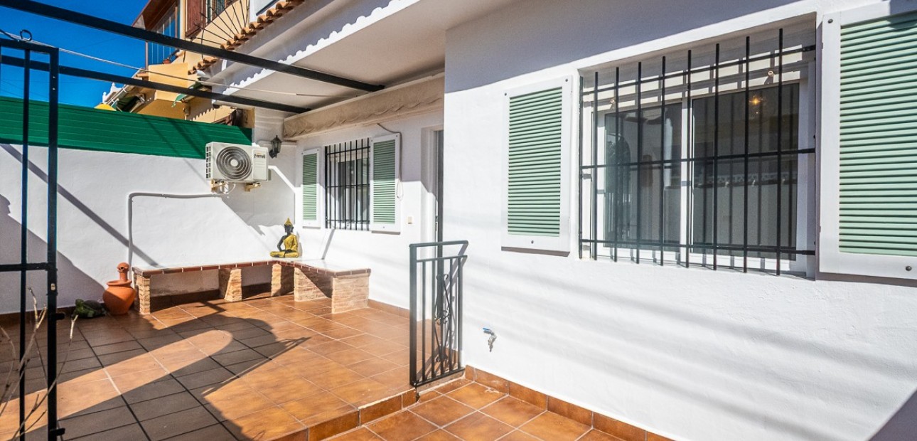 Sale - House -
San Miguel de Salinas