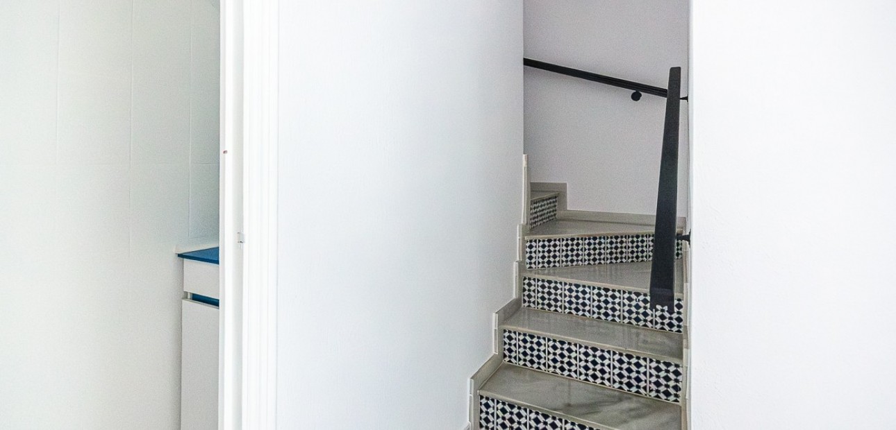 Sale - House -
San Miguel de Salinas