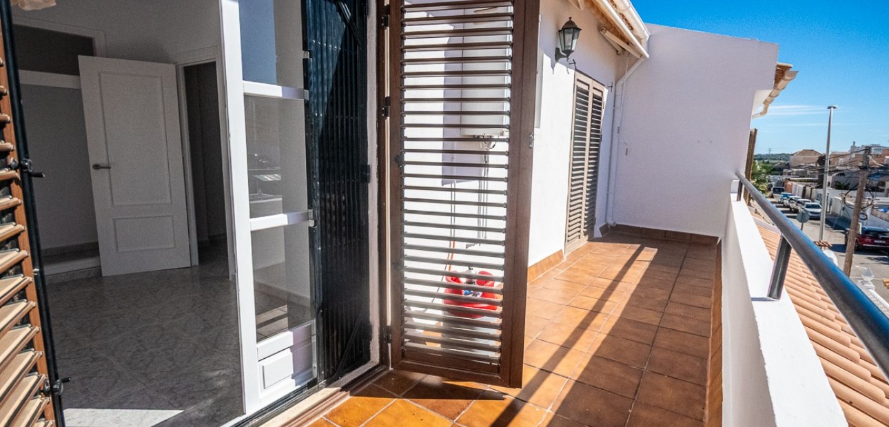 Sale - House -
San Miguel de Salinas
