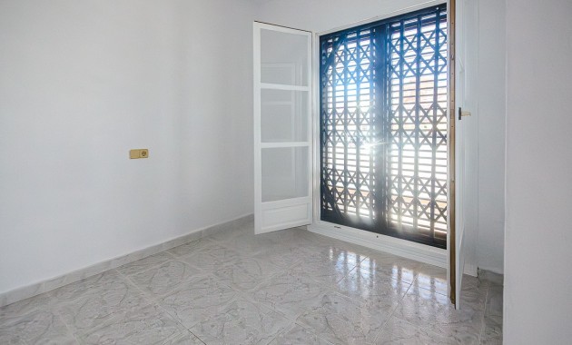 Sale - House -
San Miguel de Salinas