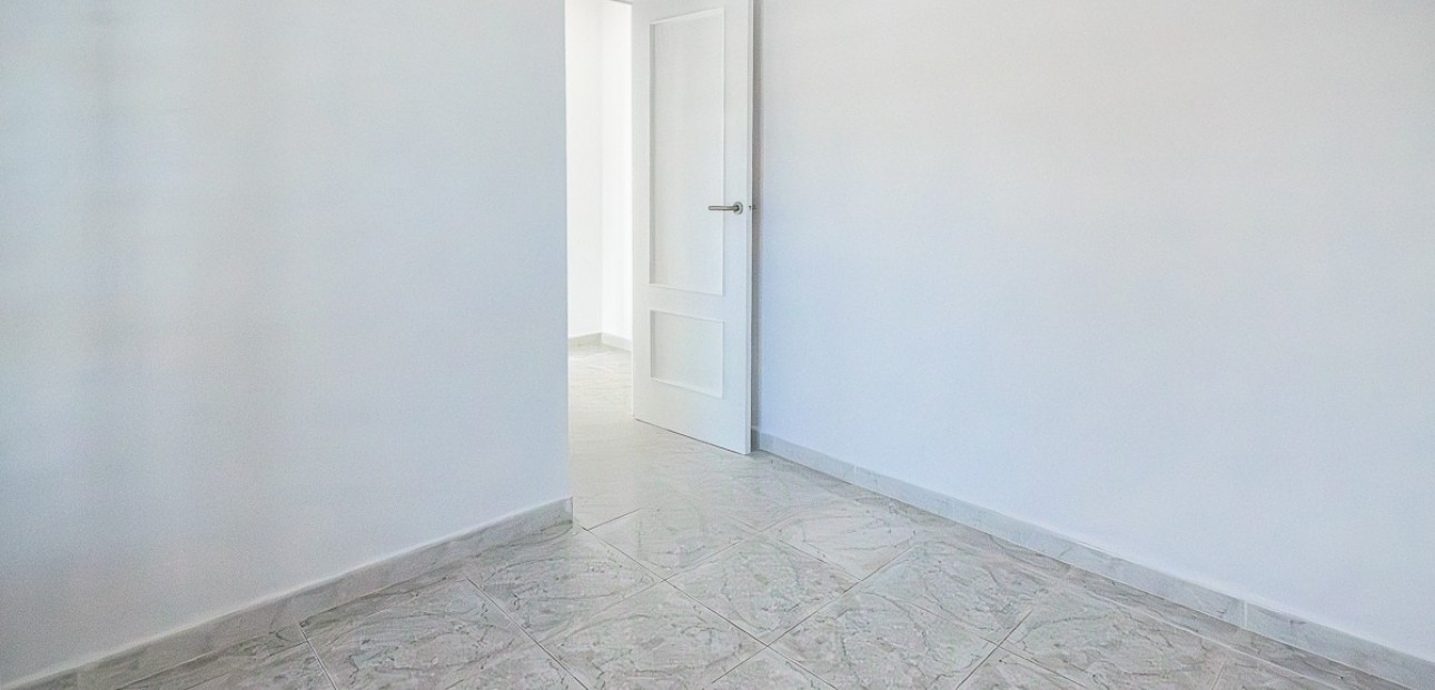 Sale - House -
San Miguel de Salinas