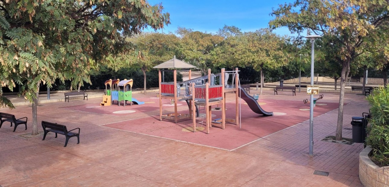 Herverkoop - urban plot -
El rebolledo - Costa blanca