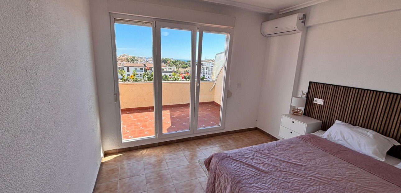 Sale - Apartment / flat -
Orihuela Costa - Rocio del Mar