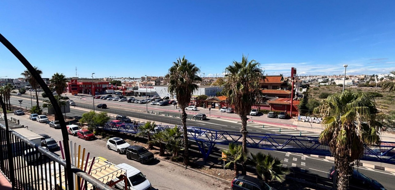 Sale - Apartment / flat -
Orihuela Costa - Rocio del Mar