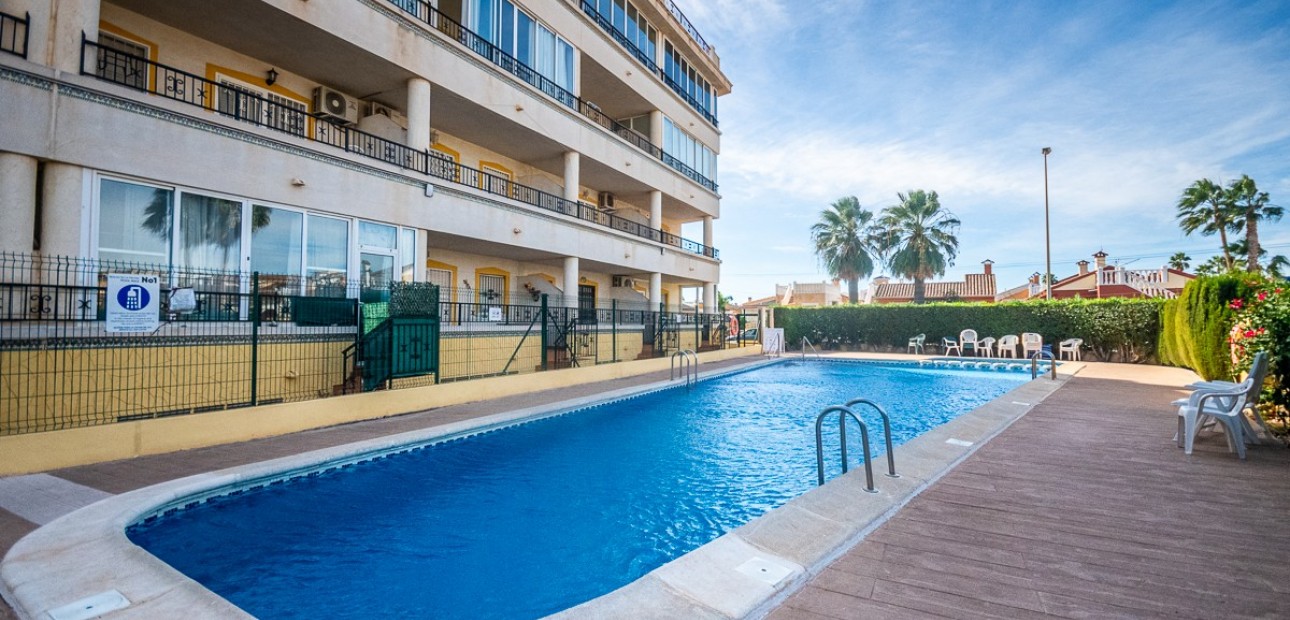 Sale - Apartment / flat -
Orihuela Costa - Punta Prima