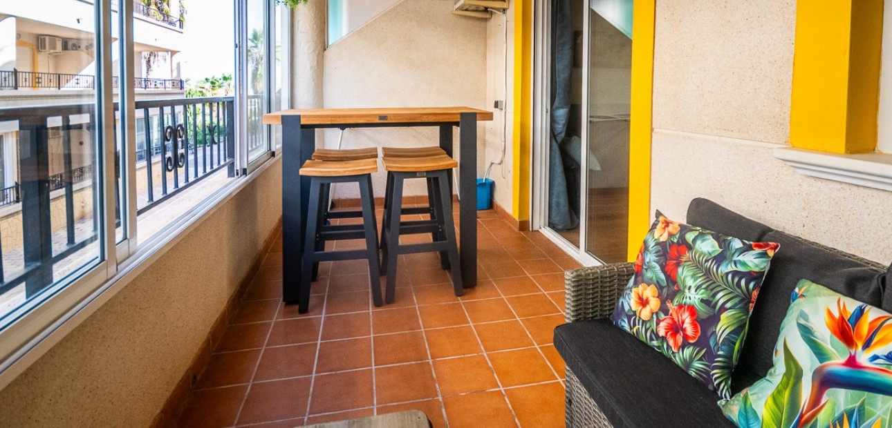 Sale - Apartment / flat -
Orihuela Costa - Punta Prima