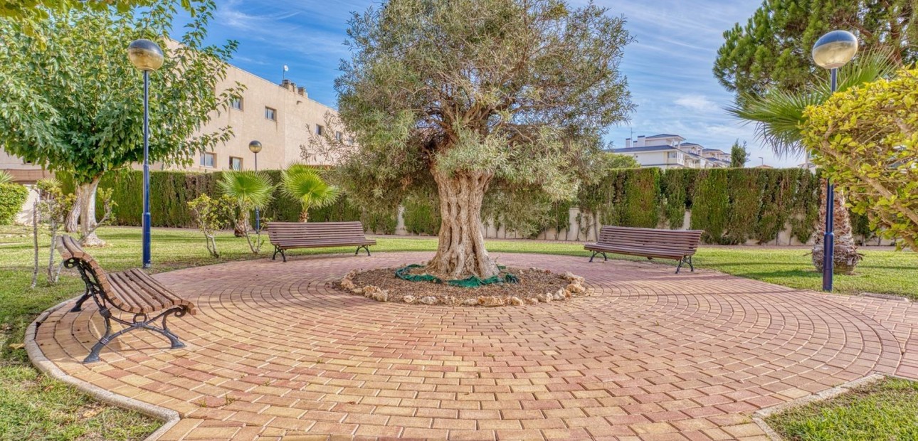 Sale - Apartment / flat -
Torrevieja - Los Europeos