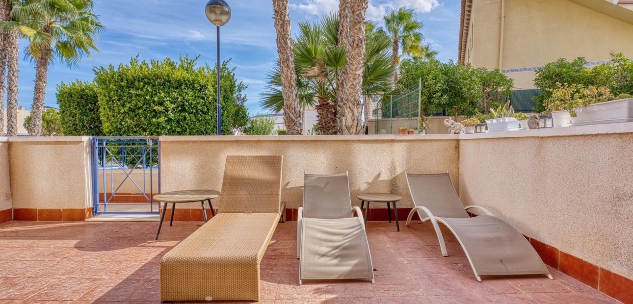 Sale - Apartment / flat -
Torrevieja - Los Europeos