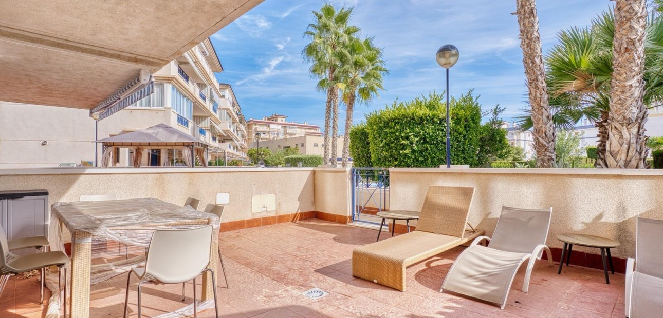 Sale - Apartment / flat -
Torrevieja - Los Europeos