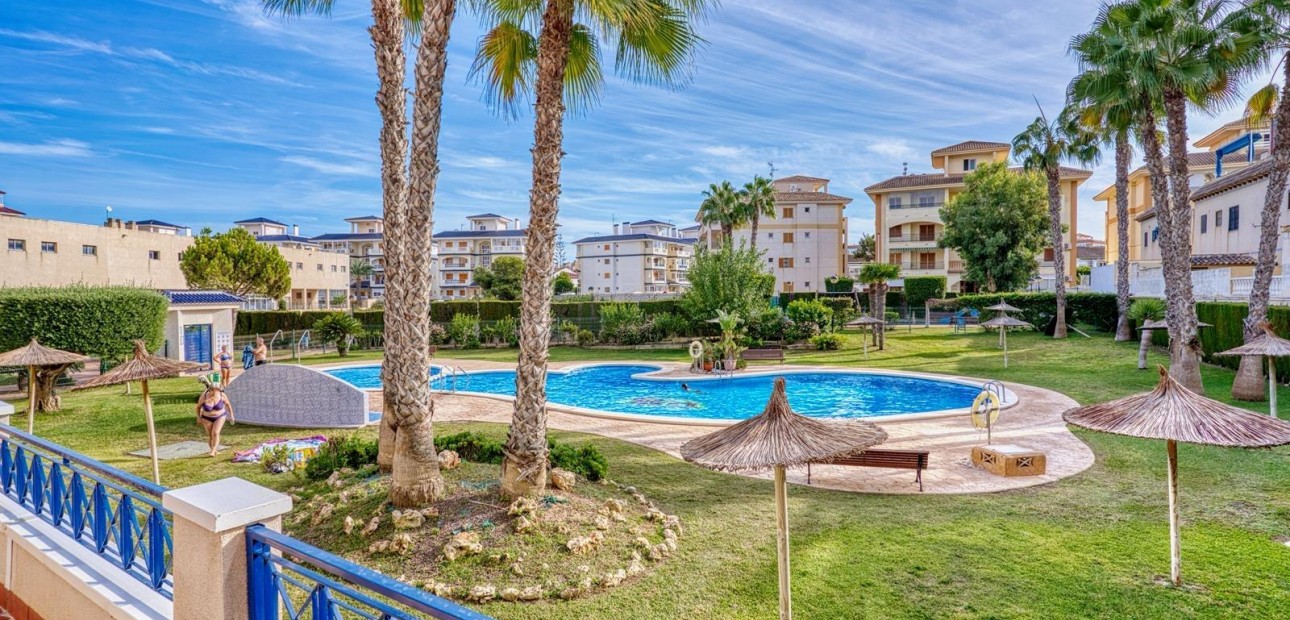 Sale - Apartment / flat -
Torrevieja - Los Europeos