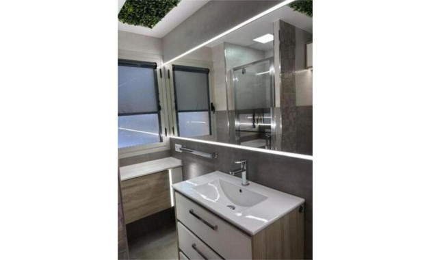 Herverkoop - Appartement / flat -
Torrevieja - Playa del cura